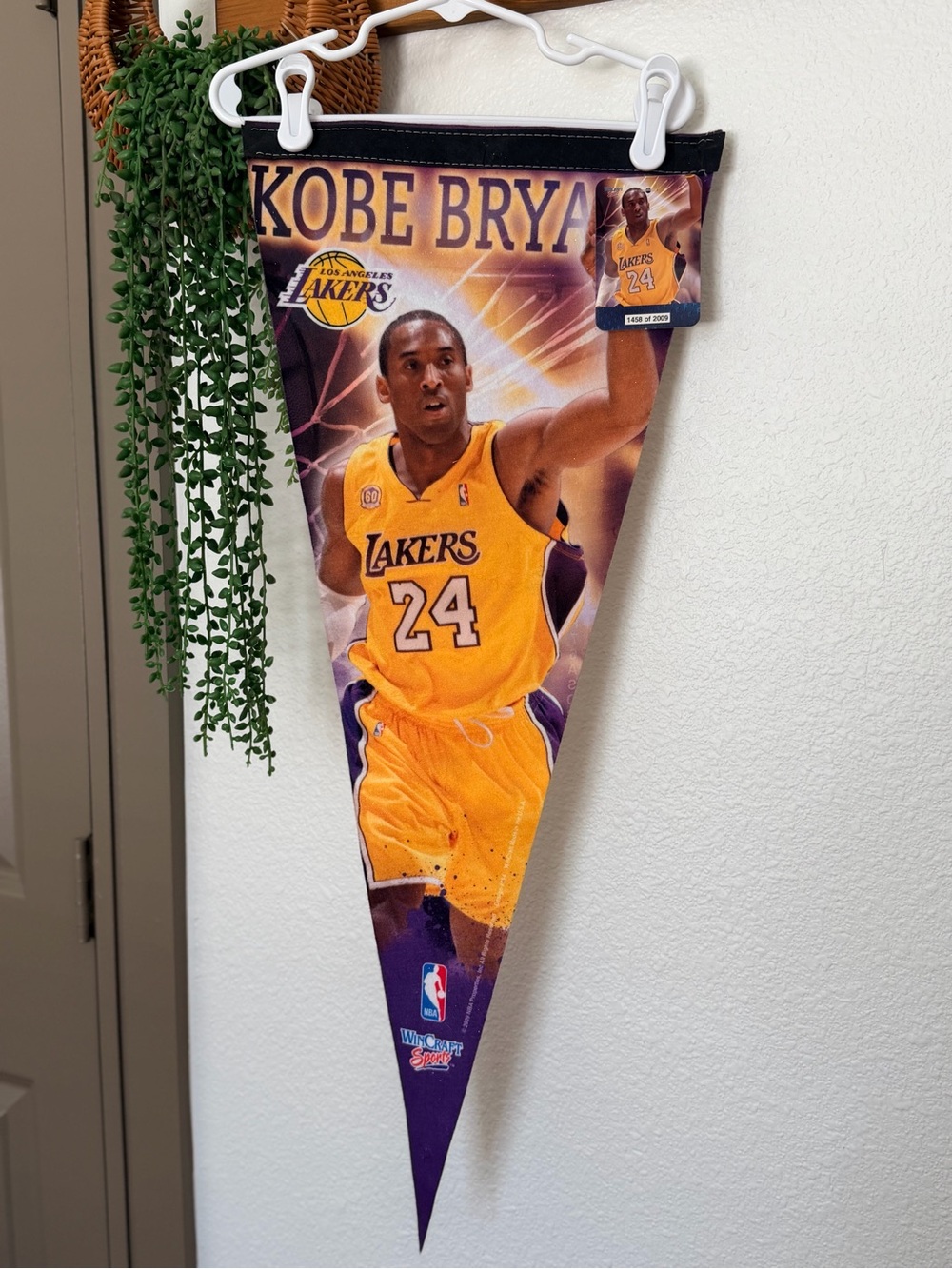 Vintage 2009 Kobe Bryant Los Angeles Lakers NBA Full Sz Pendant Banner Wincraft